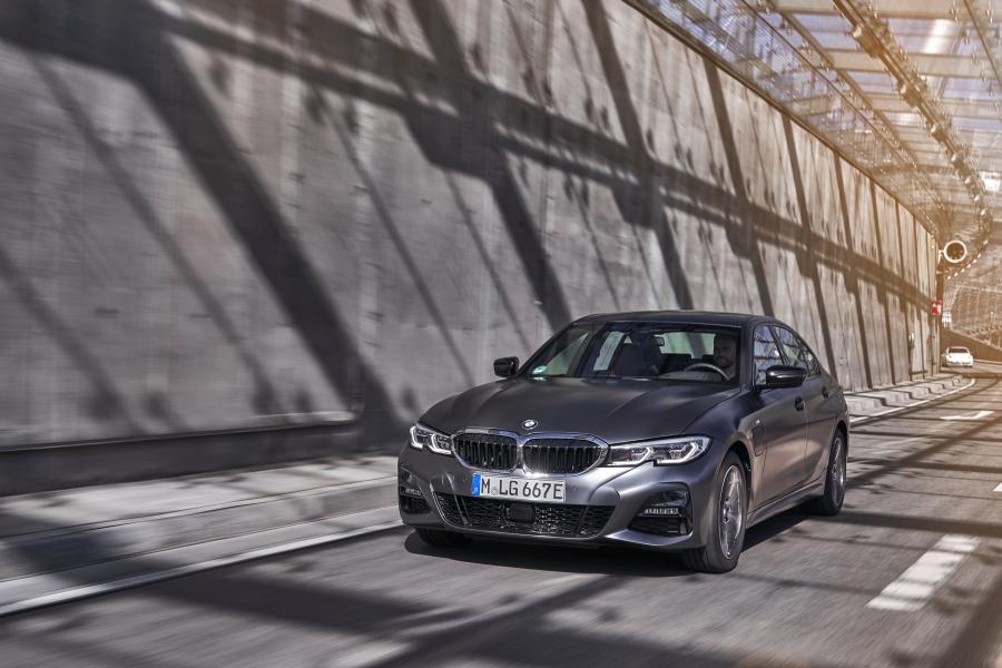 BMW 330e M Sport (G20) 2019 года  (WW) (фото 14 из 40)